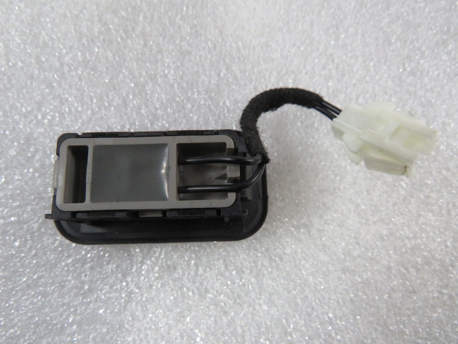 2016 Maserati Quattroporte, Trunk Open Switch, On Trunk, Used, P/N 178260