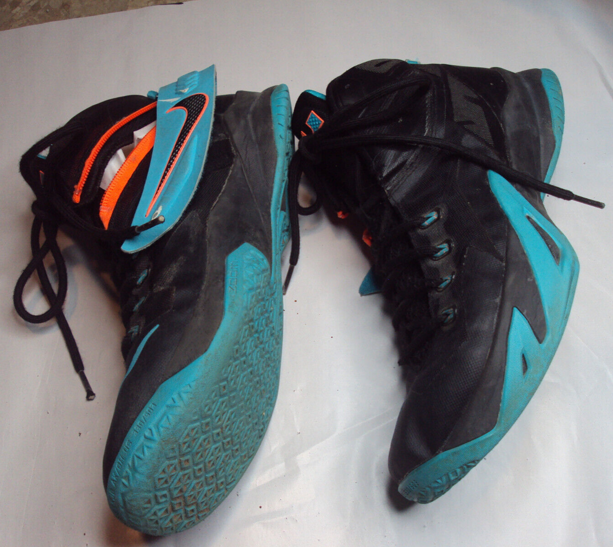 Mens Nie LeBron Zoom Soilder 8 TN. Size 14. Nike LeBron Zoom Soldier 8 Sneakers | Flight Club main image 2