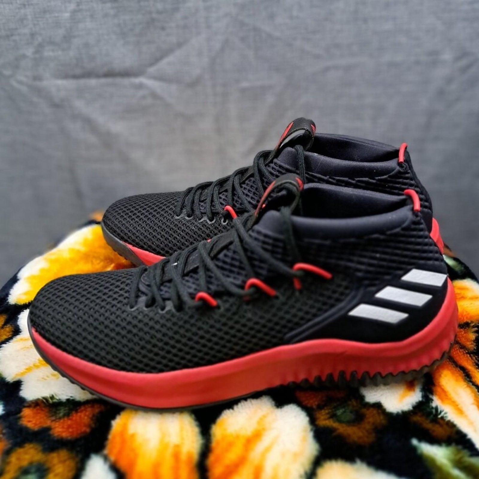Size 13.5 Men Adidas AC7291 Dame 4 Men's Basketball Shoes