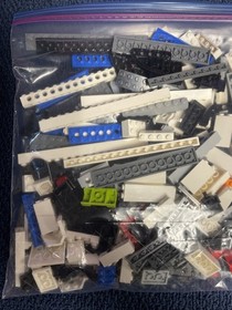 LEGO Racers 8681 Tuner Garage 99.99% Complete