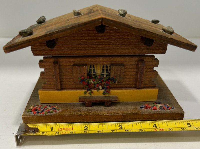 LADOR SWITZERLAND COTTAGE WOODEN MUSIC BOX DR. ZHIVAGO VINTAGE - WORKING
