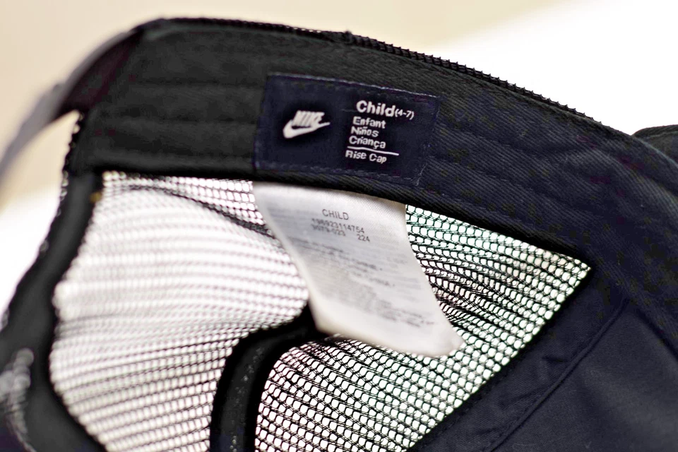 Nike Golf Child's Rise Structured Trucker Hat SIZE: Adjustable COLOR: Black - Image 4 of 4