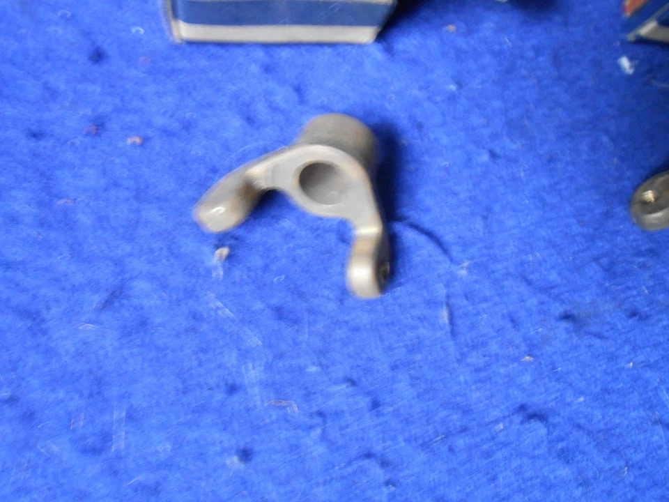 Palancas de parada del acelerador del carburador trasero BMC NUEVO (3) Austin Healey 100-6 AUC2199 Foto 2 de 4