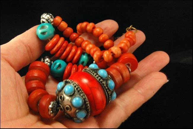 ANTIGUO COLLAR TIBETANO IMITACIÓN CORAL DISCO TURQUESA ARTE VIDRIO CUENTAS TONO PLATA BR Foto 4 de 4