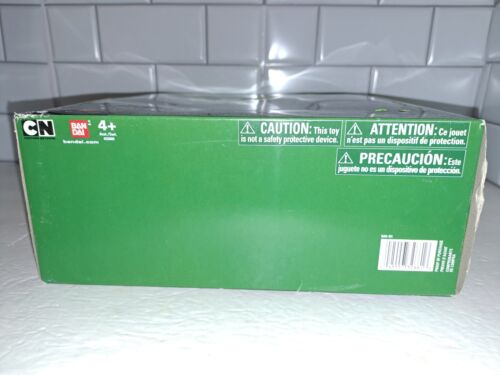 VERY RARE Ben 10 Omniverse Crashhopper roleplay set with figure SEALED NEW - Picture 14 of 14