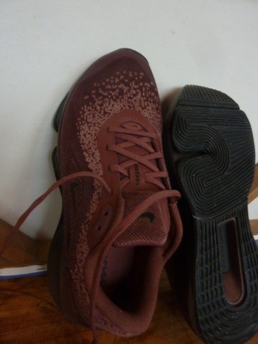 NIKE VERSAIR RED SEPIA BLK-BURGUNDY CRUSH SNEAKERS WOMENS SZ. 7 NWOB - Picture 4 of 7