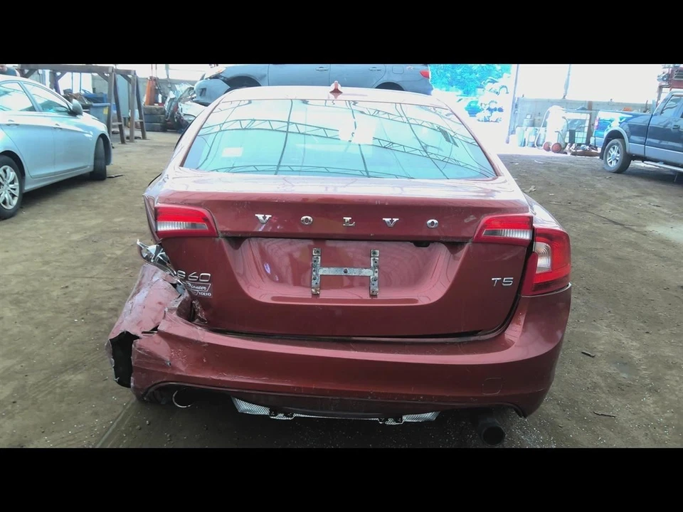 交流电冷凝器适用于 14-18 沃尔沃 S60 6654959 — 第 4/4 张图片