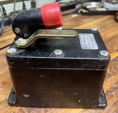 HP19165MS - Betts - Hydraulic Hand Pump, NOS