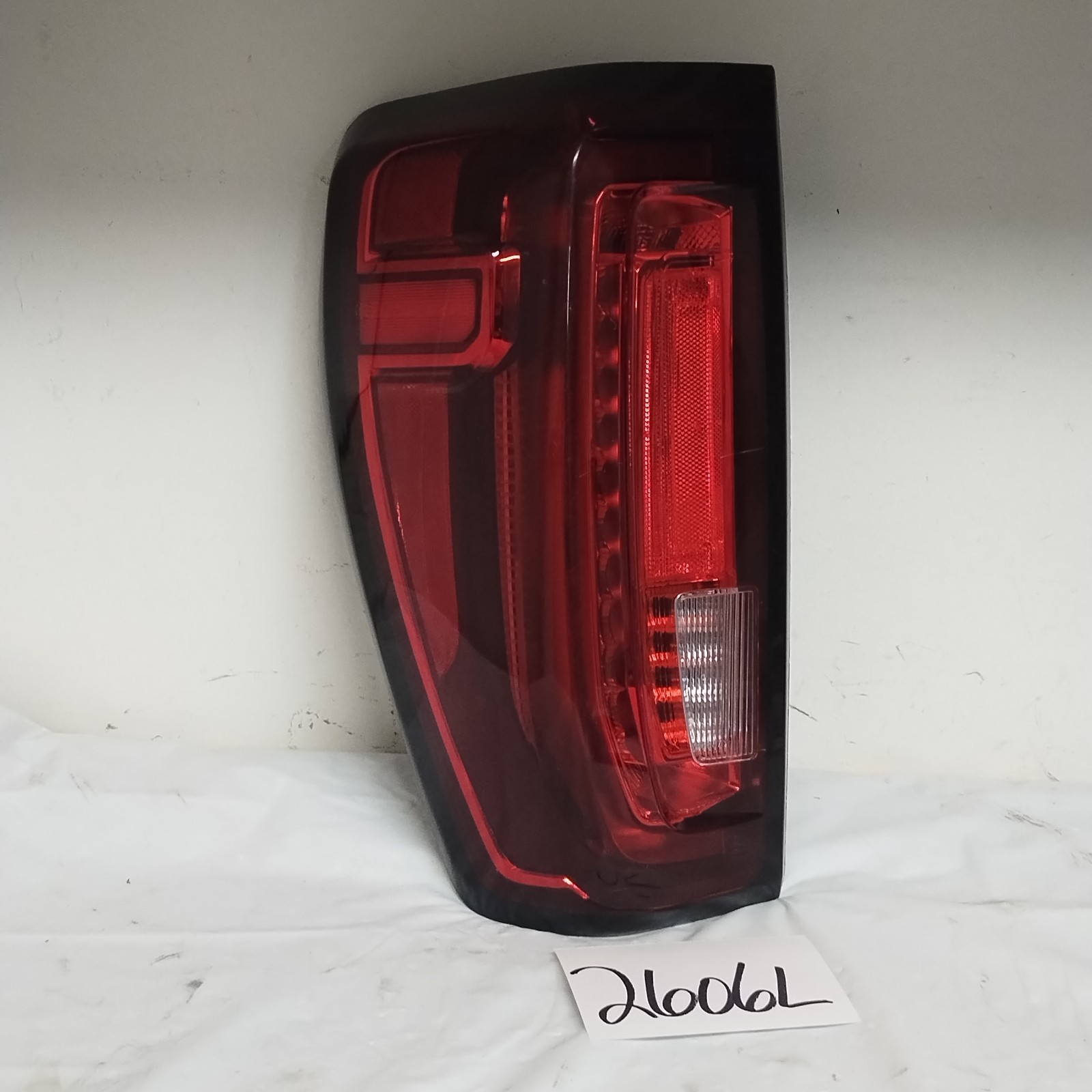 *READ* 2019 2024 SIERRA 1500 TAIL LIGHT REAR LEFT DRIVER LED OEM