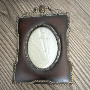 Ornate Antique-Style Brown Metal Portrait Photo Frame, Freestanding, 1 Photo