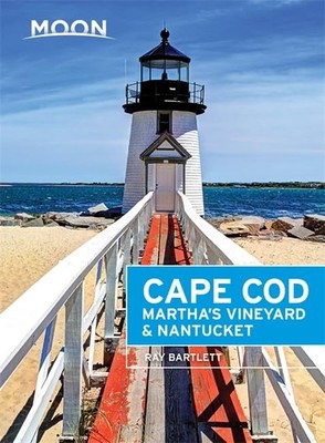 Moon Cape Cod, Martha's Vineyard & Nantucket (Moon Handbooks) - VERY GOOD