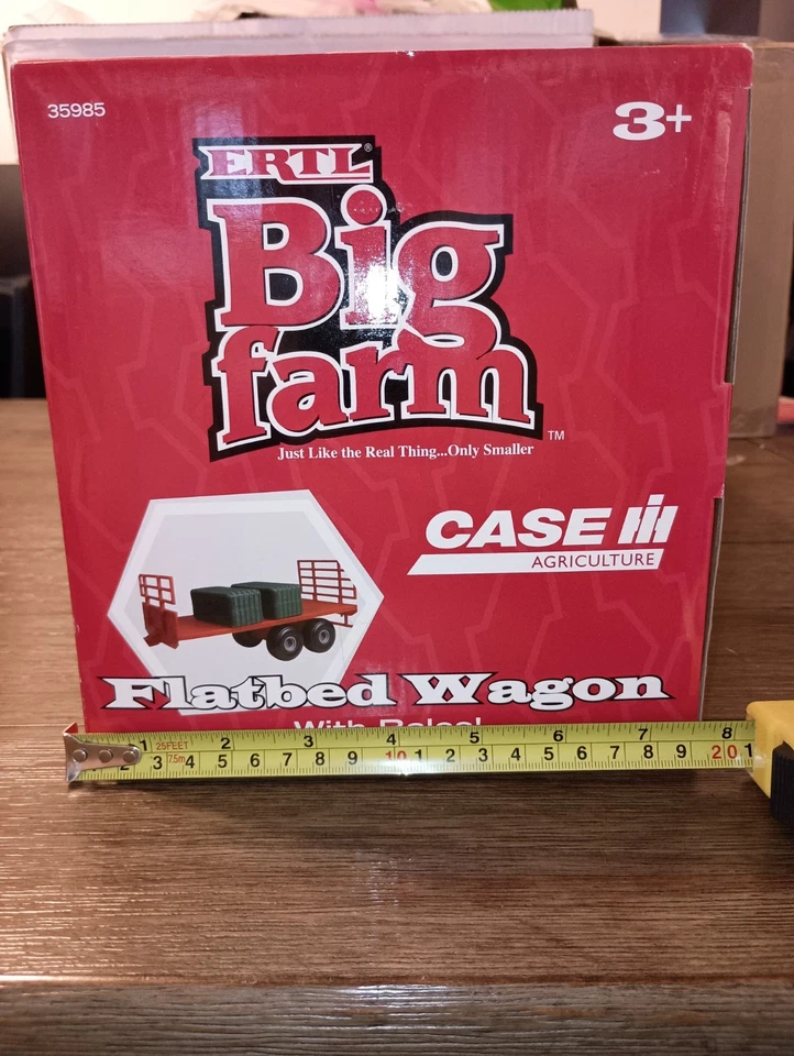 ERTL Big Farm IH Hay Wagon and Bale Brand New  - Image 4 of 4