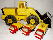 TONKA Konvolut (4) ges. ca. 3 kg, Raupe / Bagger /(53 cm l)  + 3 LKW s ohne OVP