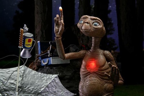 E.T. the Extra-Terrestrial - E.T. Ultimate Deluxe Action Figure Neca - Imagen 9 de 12