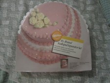 MIP NEW Wilton 10 in Round Scalloped Separator Set Cake Decorating Wedding Tier