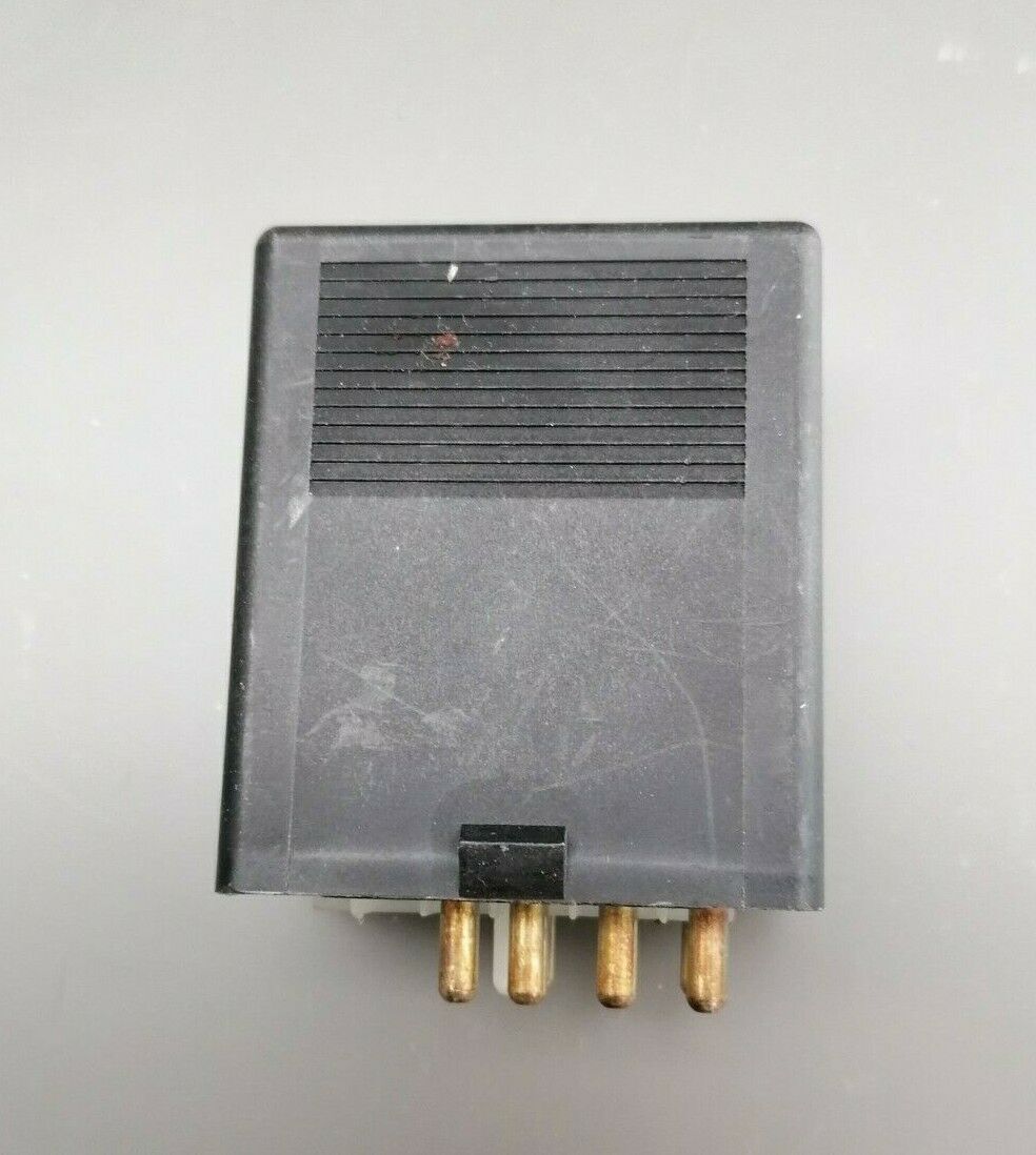 Mercedes-Benz Kraftstoffpumpe Relais Steuergerät A0015455305 