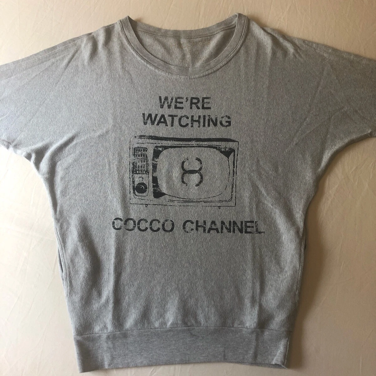 FELPA HAPPINESS IS A 10 TEE COCO CHANEL