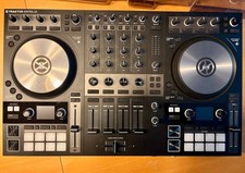 Native Instruments Traktor Kontrol S4 MK3 Bundle