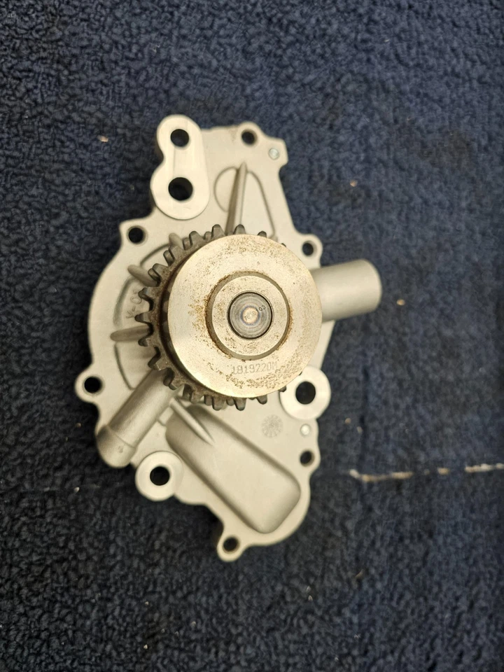 Bomba de agua para motor Chrysler Sebring 2005-2006 T2263 Foto 3 de 4