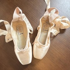 Girls Leather Pointe Dance Shoes Bloch Size 5