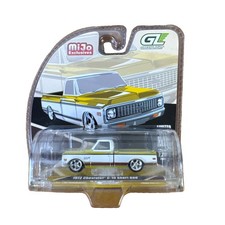 Greenlight MiJo Exclusive Chevy 1972 C10 Short Bed Mustard Yellow & White 1/64