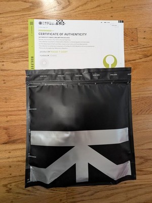 DESTINY BUNGIE MARATHON L COLLECTORS GRADE CERTIFICATE SEALED TRAXUS T-SHIRT