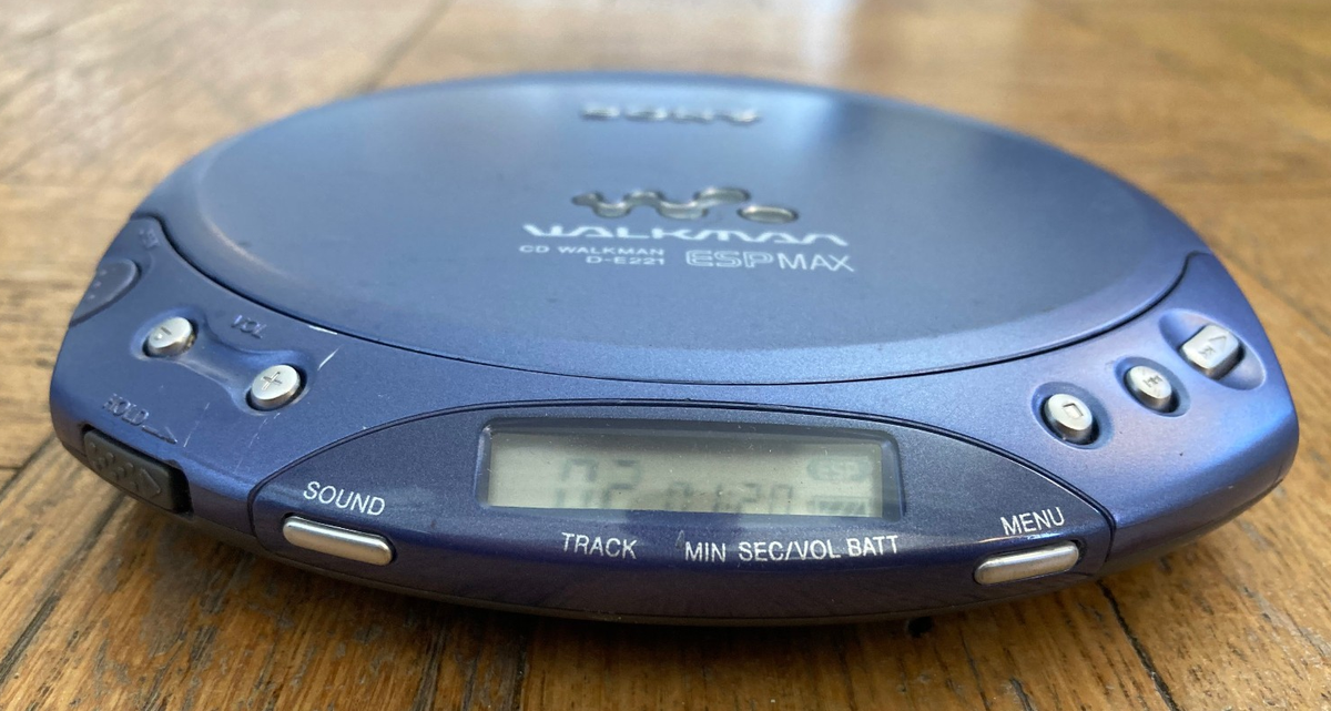 Sony CD Walkman D-E221 ESP MAX Portable CD Player Blue Works Great