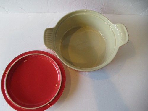 Appetit Marseille Edition 11" Red Round Covered Stoneware Casserole Dish~NEW - Picture 3 of 7