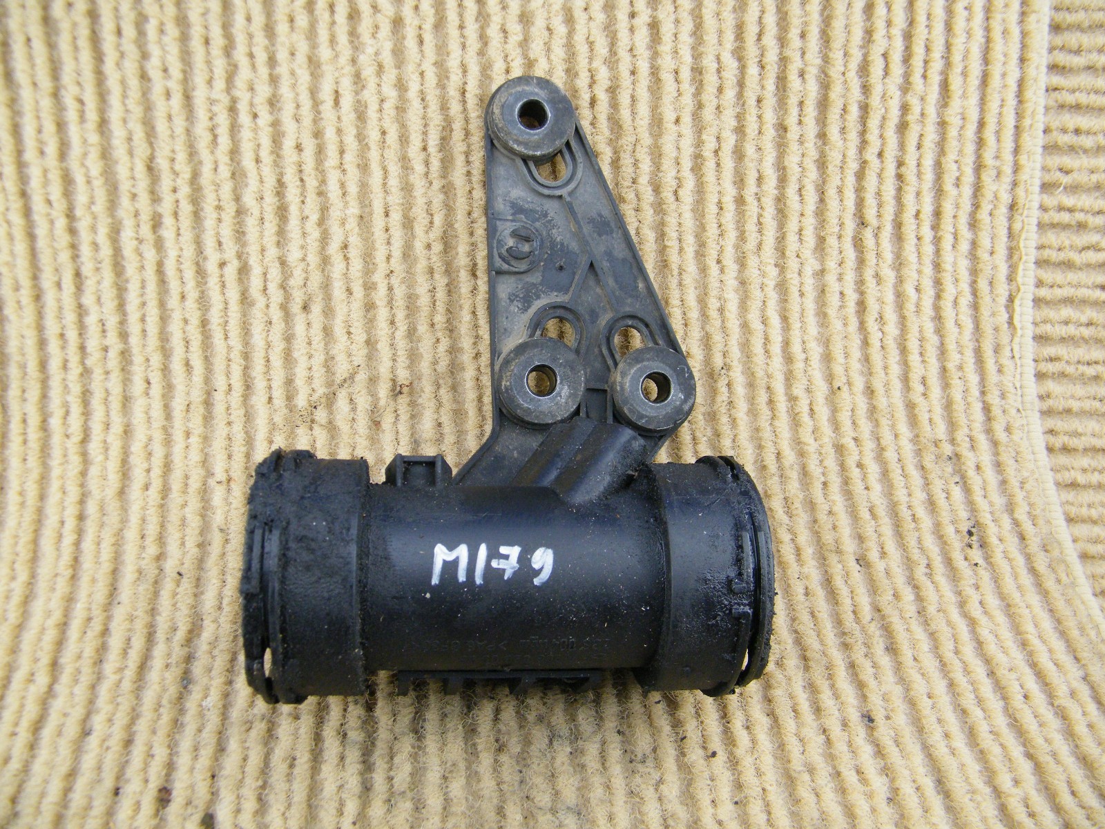 Mercedes C220 CDI W203 MASS AIR FLOW METER MAF SENSOR PIPE 2035200095 C