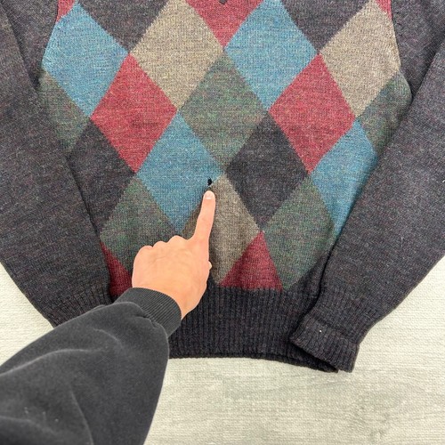 Vintage 90s Boston Traders Sweater Size Medium Gray V Neck Geometric Pullover - Picture 5 of 6