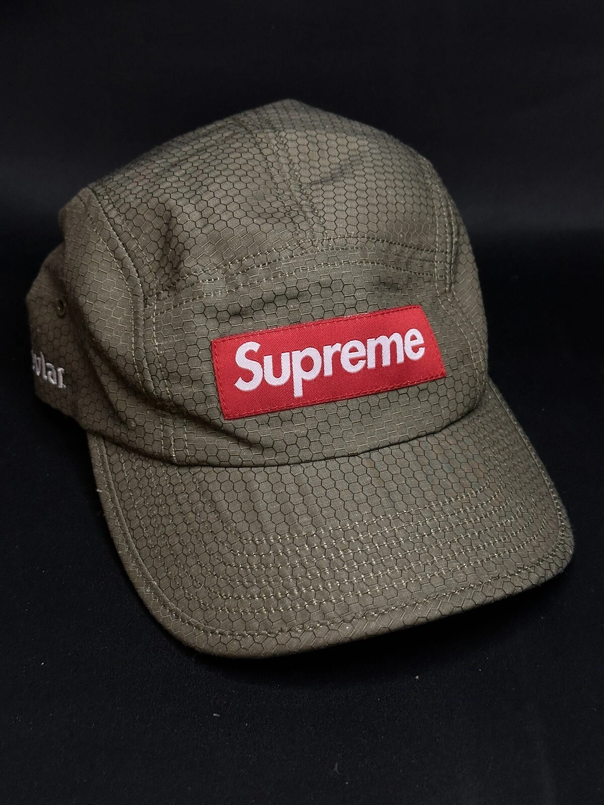 Casquette de camp suprême « olive » logo boîte rouge nid d'abeille   fabriquée avec kevlar   Neuve !