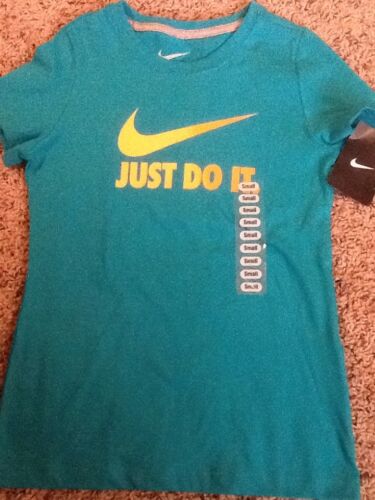 Nowa z metką Dziewczęca koszulka Nike Just Do It Swoosh Logo Neon Grafika Koszulka Top 18 USD S, Nowa! - Zdjęcie 1 z 5