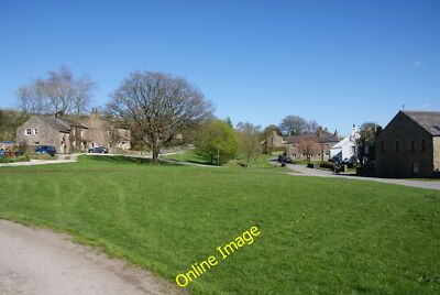 Foto 6x4 Das Dorf grün bei Newby Newby \/SD7270 Ein sehr ruhiges Dorf j c2014