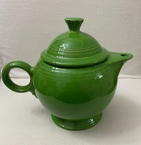 Homer Laughlin Fiesta Contemporary Shamrock Green Teapot Ring Handle Post 86