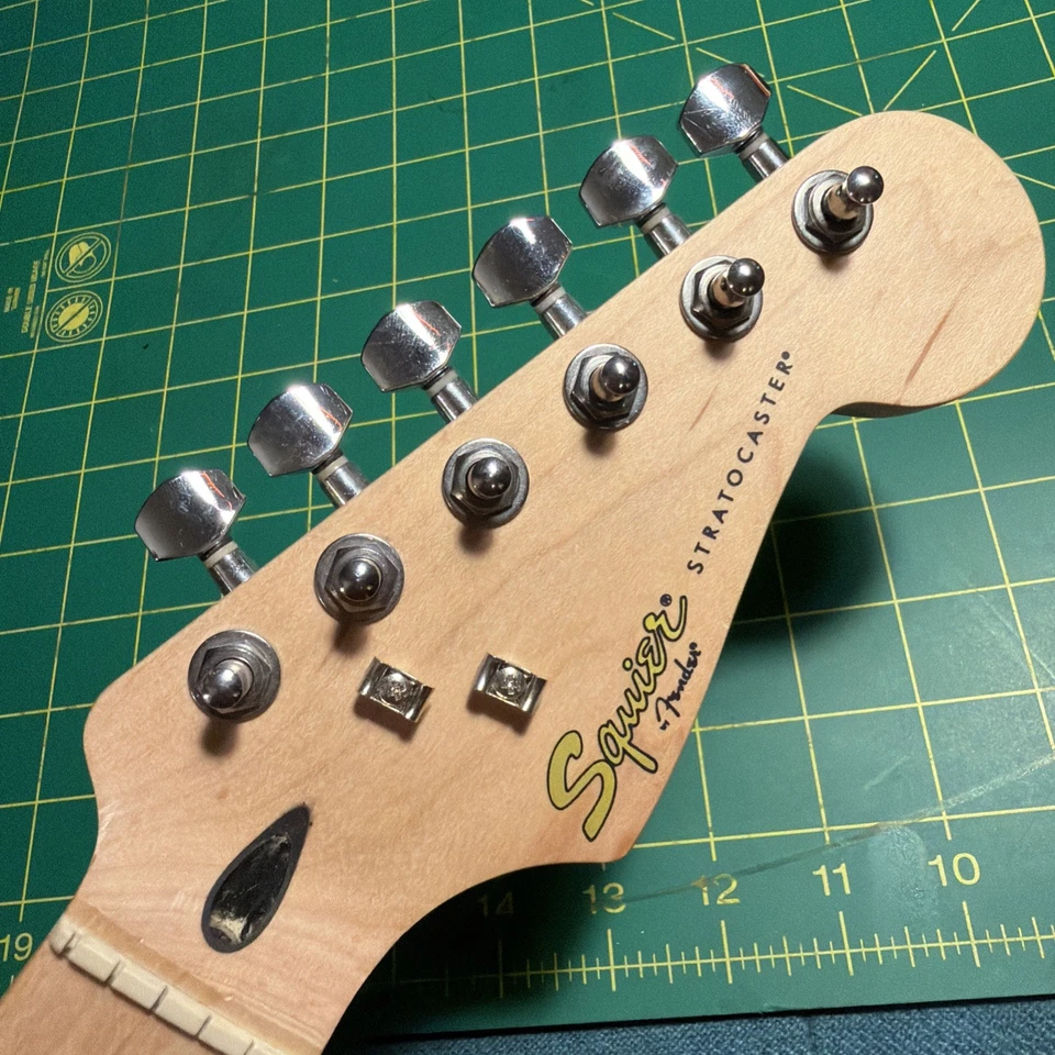 Fender Squier STRAT Electric Guitar neck maple 22 fret W/ Tuners CLEAN - Image 3 of 4