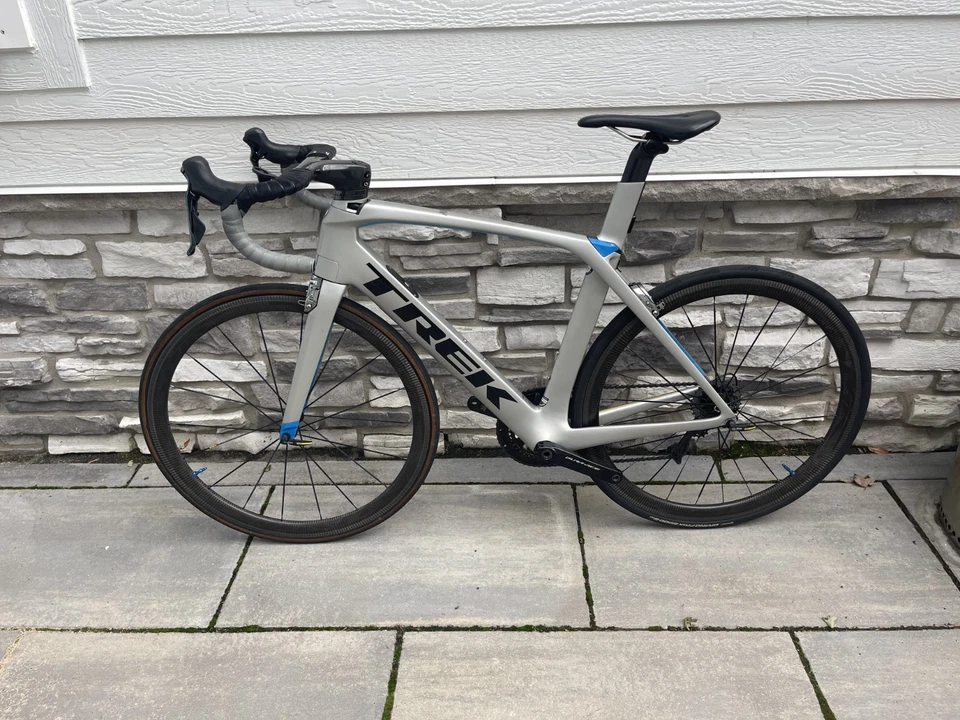 2018 Trek Madone 9.5 - 56cm - RIM BRAKE - DURA ACE - Image 2 of 4