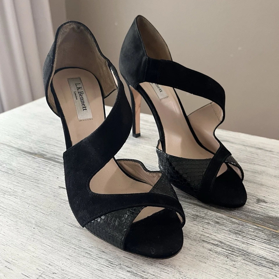 L.K. Tacones Bennett Laurea Gamuza Serpiente Detalle Repujado Talla 36.5 Foto 2 de 4