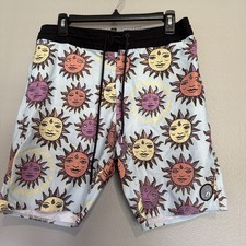 Volcom You  re Enlightened Board Shorts Size 31