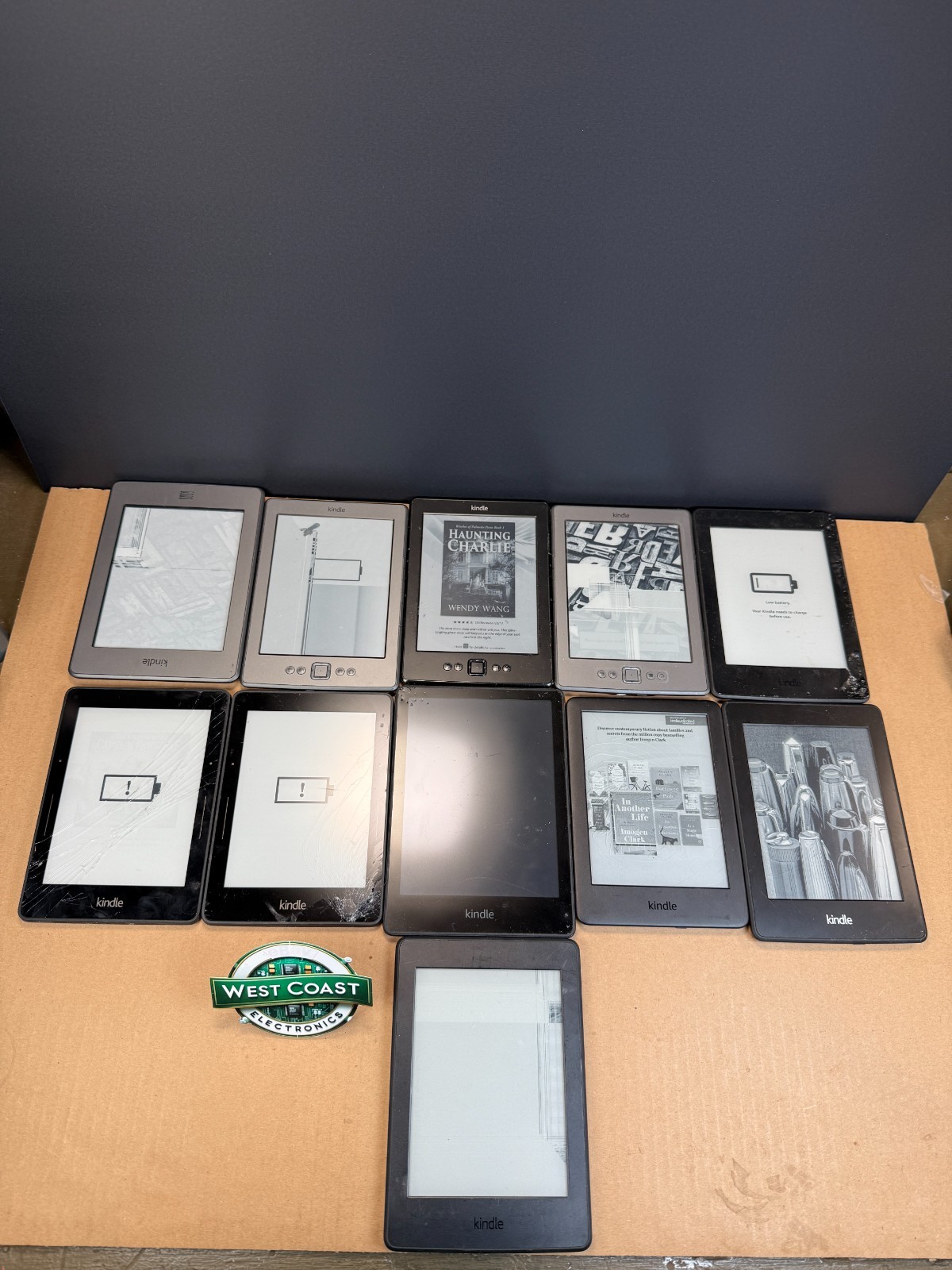 Lot of 11 Amazon Kindle eReader M2L3EK, DP75SDI & More Untested READ!!!-image