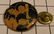 QUIET RIOT variant 2 vintage pin badge