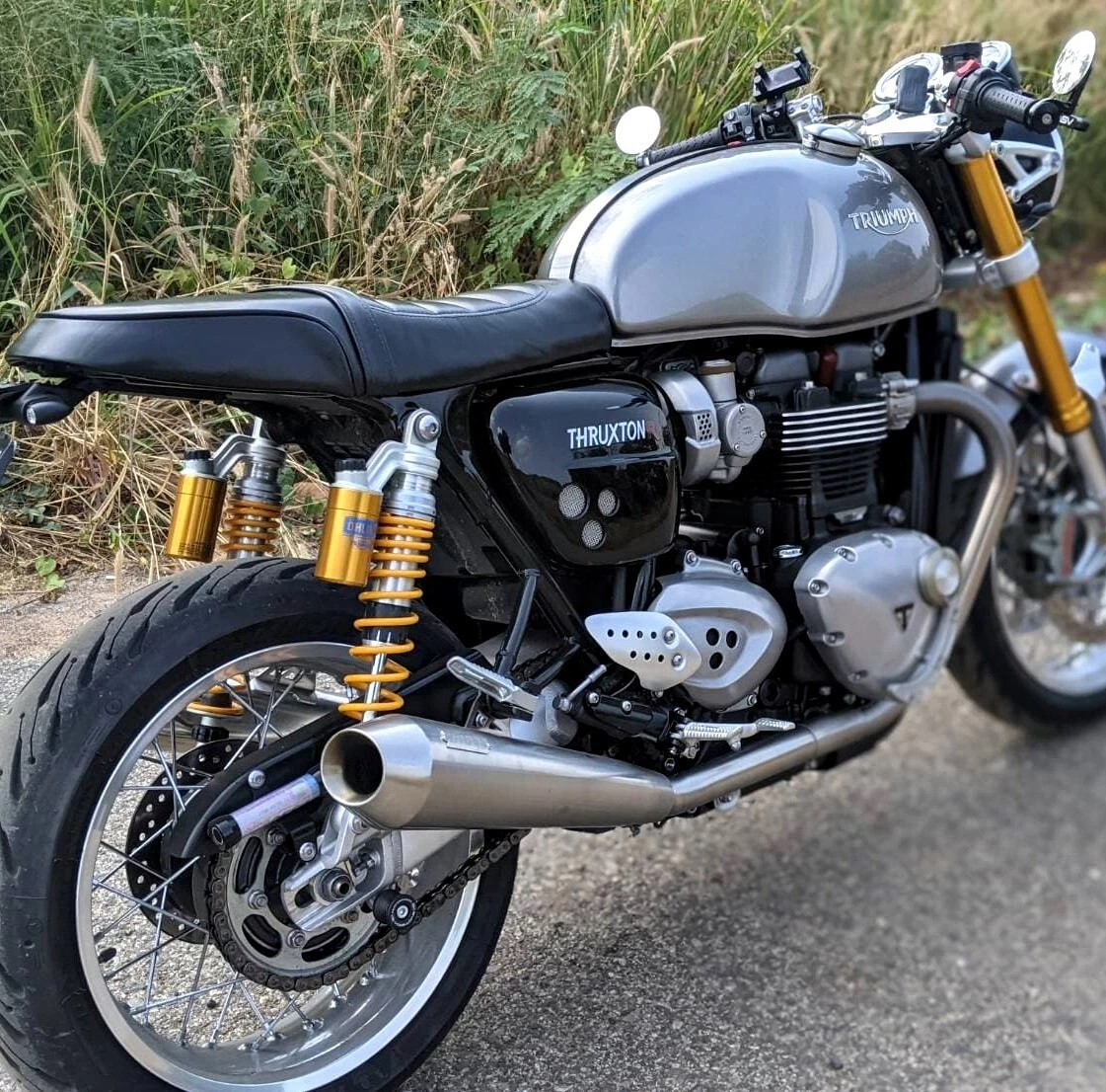 TRIUMPH THRUXTON R 1200 SEAT Real Leather include Base New Sport