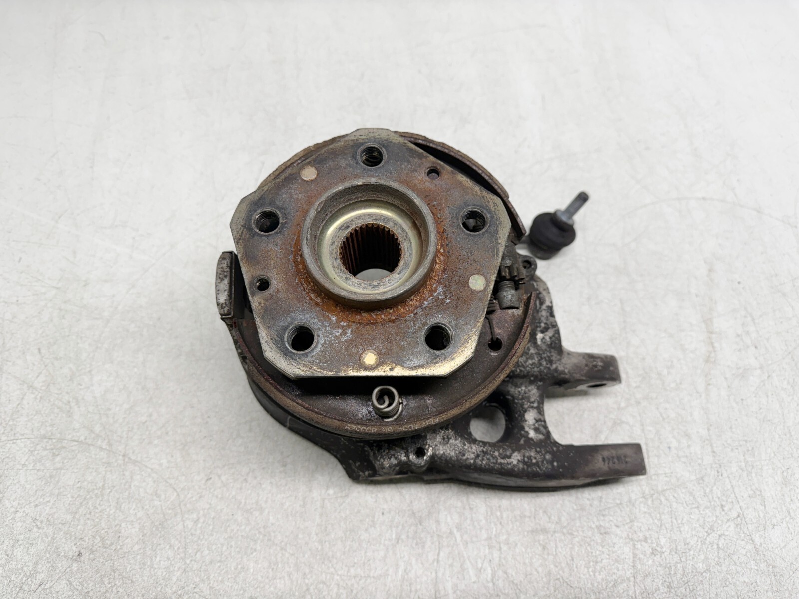 P41176 2003-2012 Maserati Quattroporte M139 Rear Spindle Knuckle Hub RH 216246