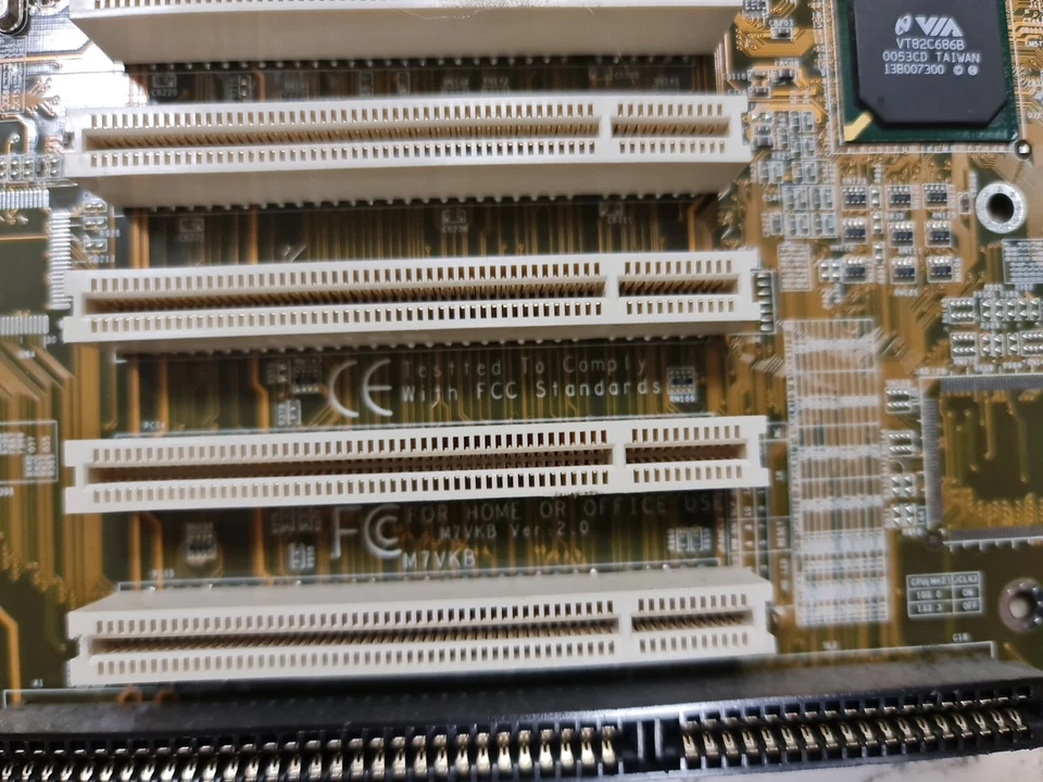 Biostar M7VKB Sockel A AGP ISA Mainboard + AMD Duron 1200MHz + 256MB SD-RAM - Immagine 3 di 4