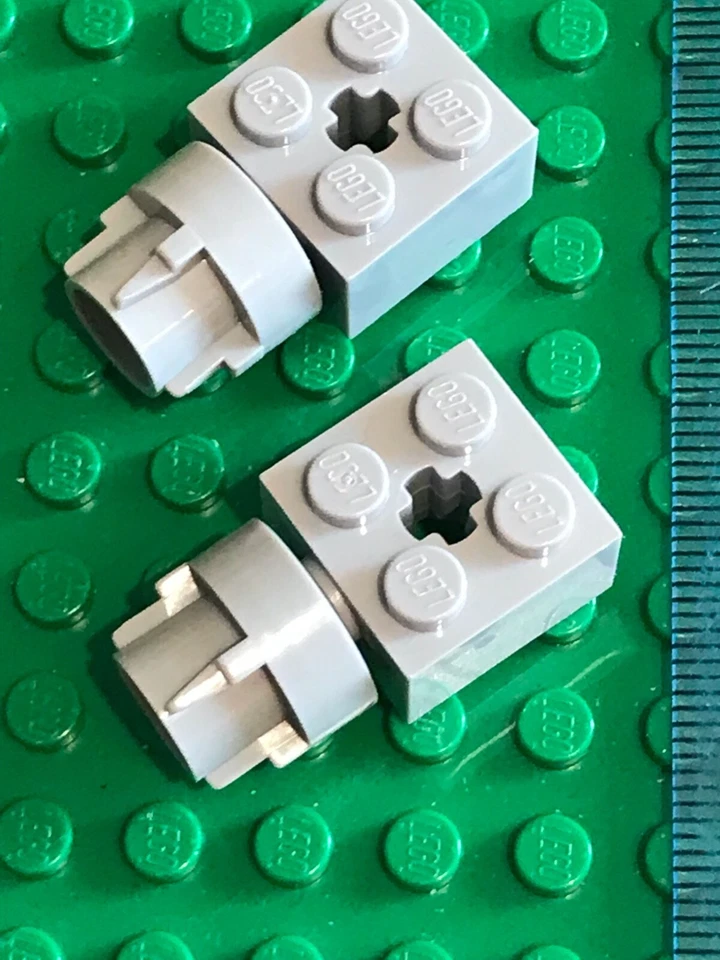LEGO TECHNIC Grey Differential Gearbox GEARS including 4 Black AXLES, photo 3 of 4