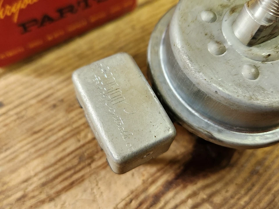 NOS OEM 1955-1956 Chrysler New Yorker Headlight Headlamp Control Switch 1688993 - Image 4 of 4