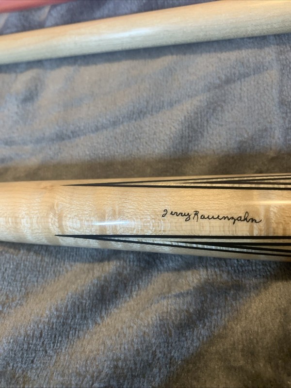 Jerry Rauenzahn custom 8 Point Signed  Pool Cue with Leather Wrap & 2 Shafts.