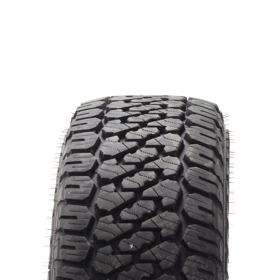 Usado LT 275/70R17 Firestone Destination X/T 121/118R - 16/32 Foto 3 de 4