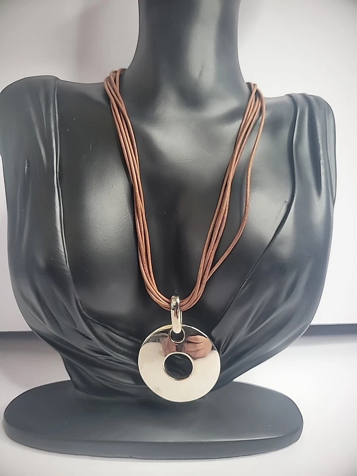 Collar Colgante Redondo Vintage Nine West Multi Hilos Tono Plata Joyería Foto 2 de 4
