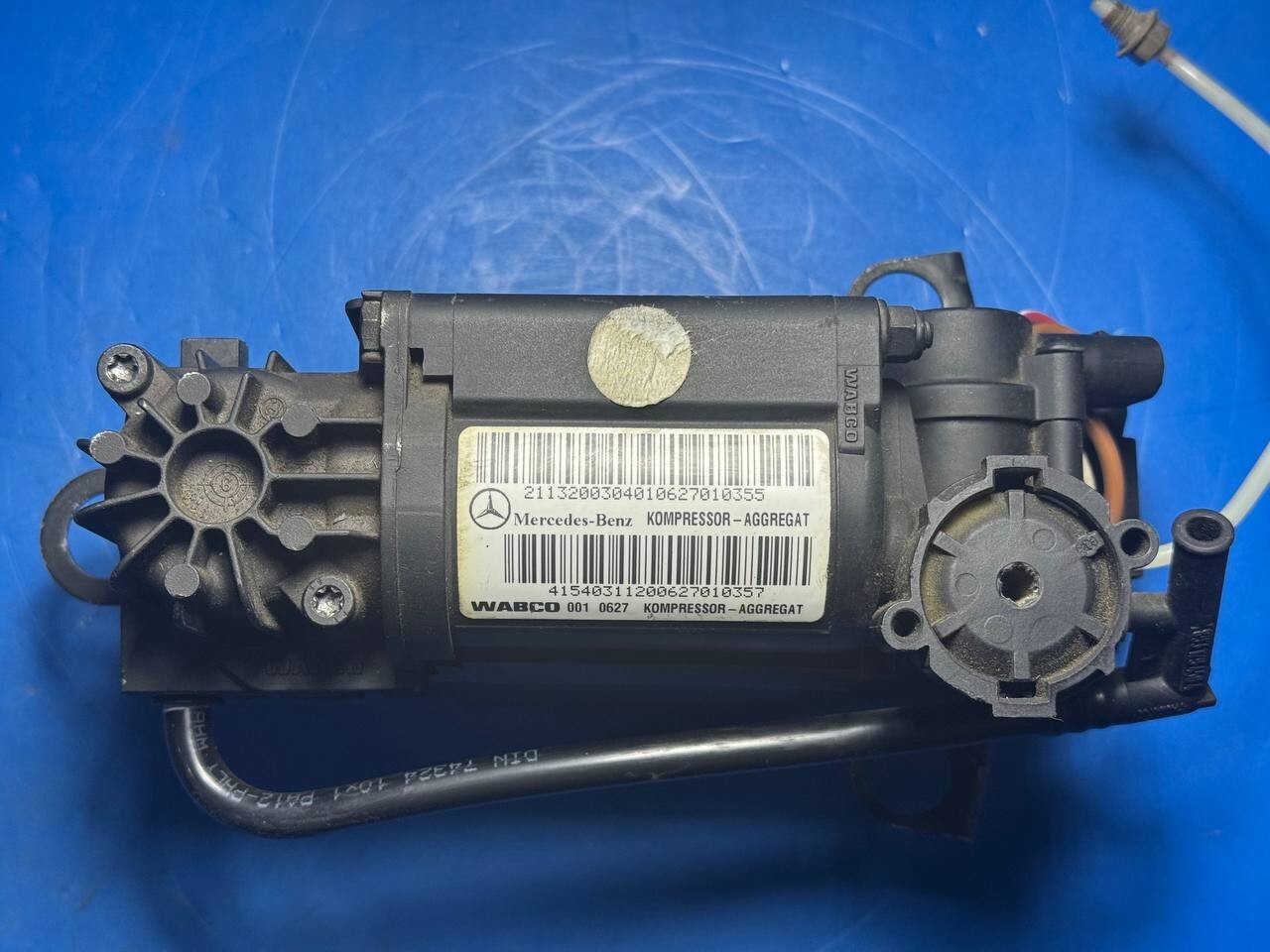 Maybach 57 2004 INNER Air suspension compressor