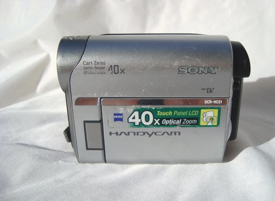 XSony DCR-HC51E Camcorder MiniDV. PAL. Digital Video. Nightshot. VGC. 99p start. - Image 3 of 4